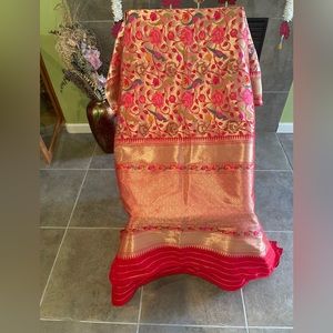 Beautiful brocade royal woven paithani saree. No bp or blouse